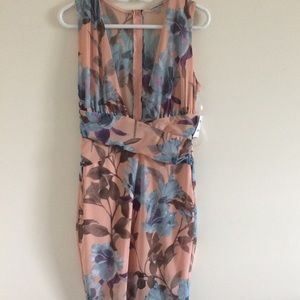 ✨NWT✨Charlotte Russe Plunge Neckline Floral Dress